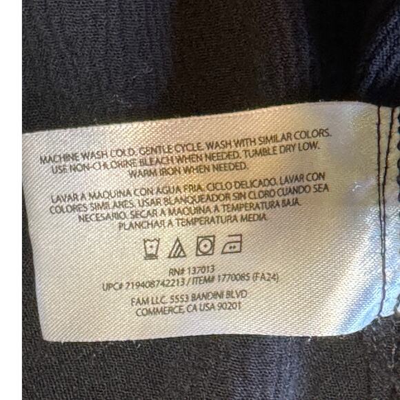 Orvis Short Sleeve Button Front Blouse V-Neckline Black Size Large - Picture 9 of 9